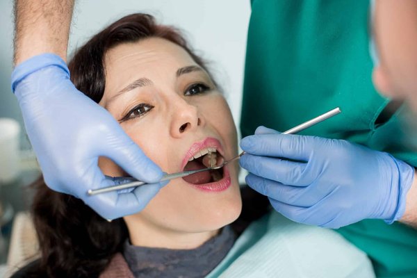 Urgence dentaire : de bonnes raisons de contacter un dentiste